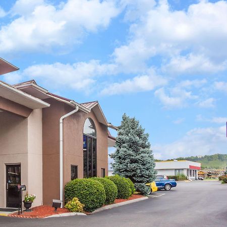 Baymont By Wyndham Pigeon Forge Near Island Drive Hotel Buitenkant foto