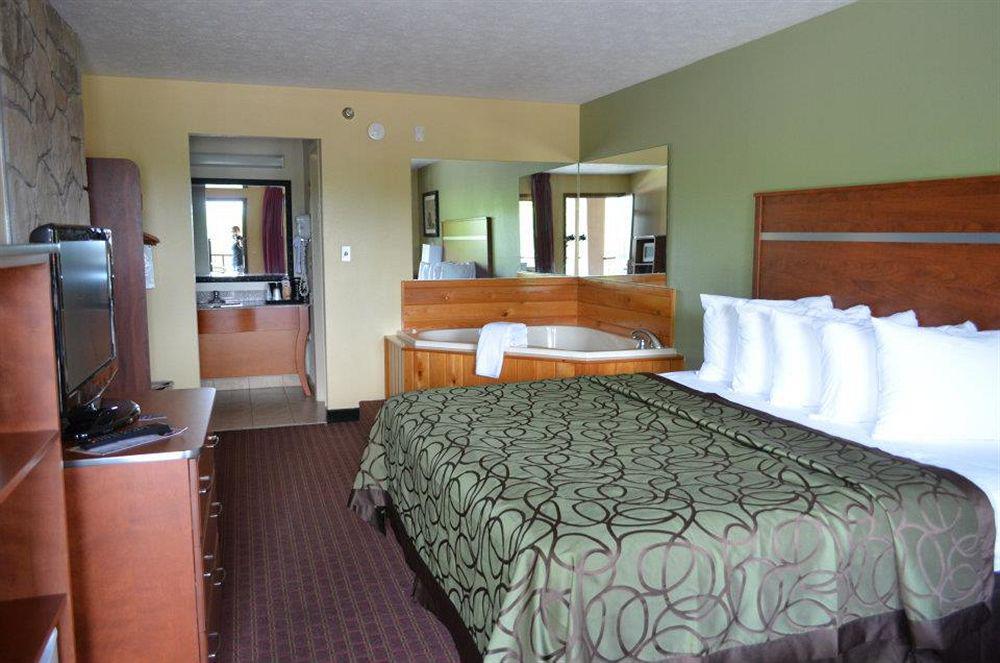 Baymont By Wyndham Pigeon Forge Near Island Drive Hotel Buitenkant foto