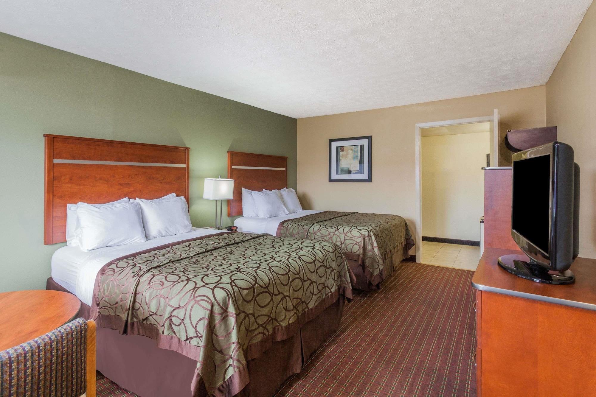 Baymont By Wyndham Pigeon Forge Near Island Drive Hotel Buitenkant foto