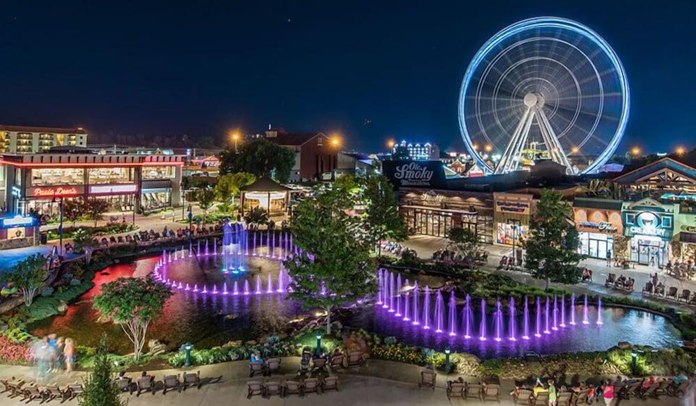 Baymont By Wyndham Pigeon Forge Near Island Drive Hotel Buitenkant foto