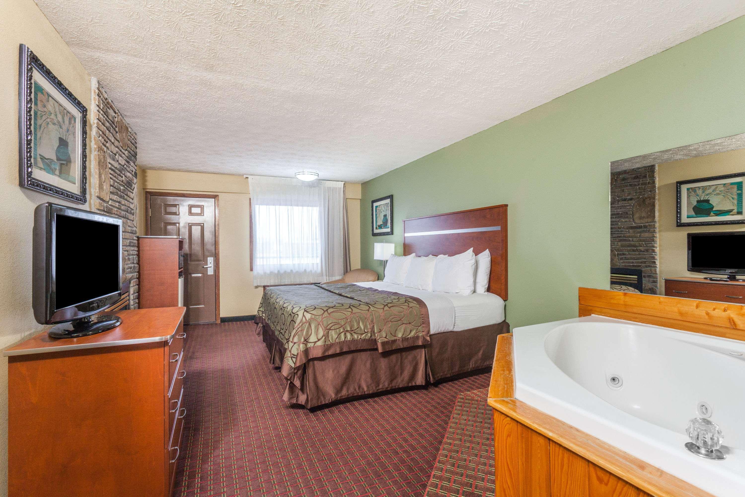 Baymont By Wyndham Pigeon Forge Near Island Drive Hotel Buitenkant foto
