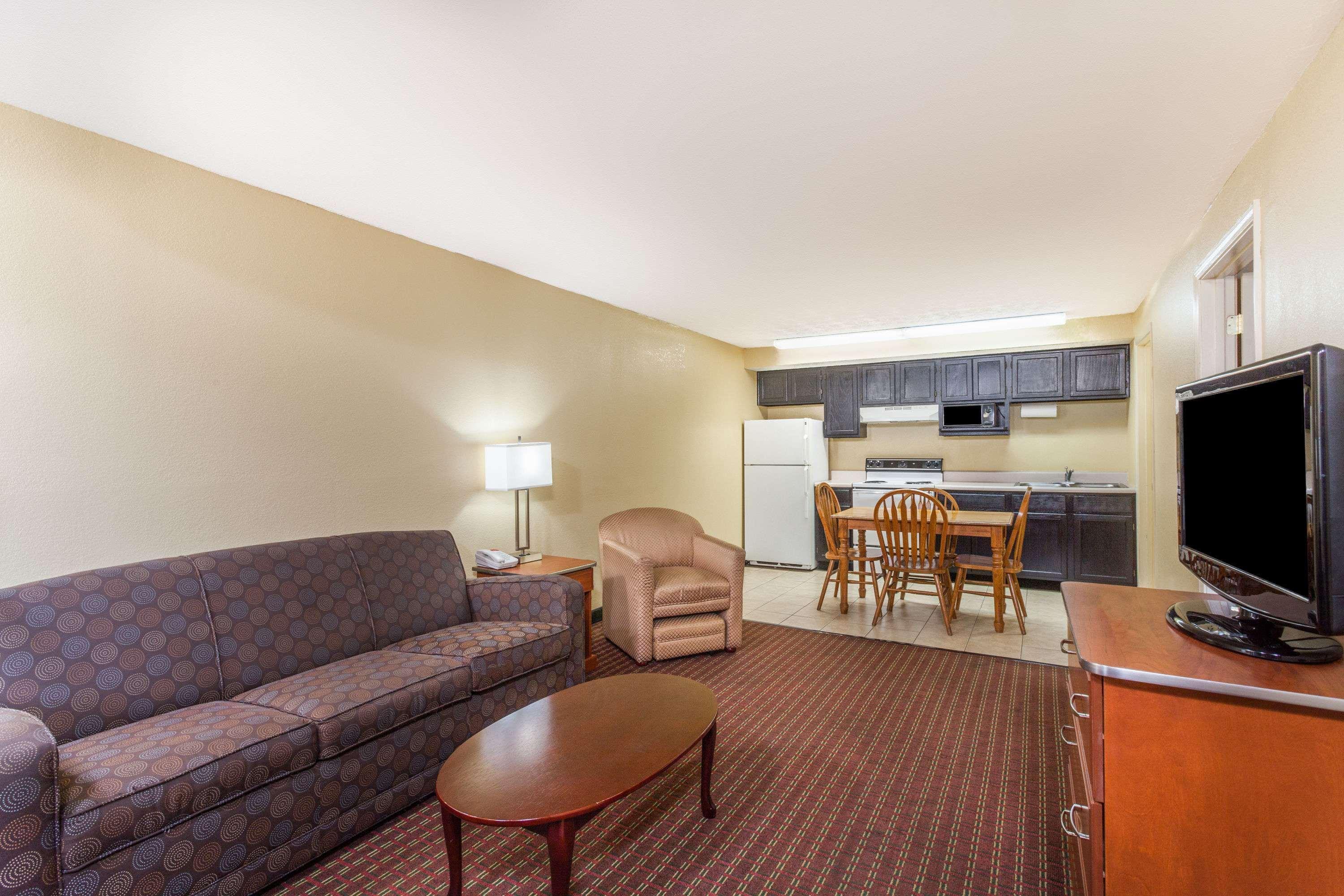 Baymont By Wyndham Pigeon Forge Near Island Drive Hotel Buitenkant foto