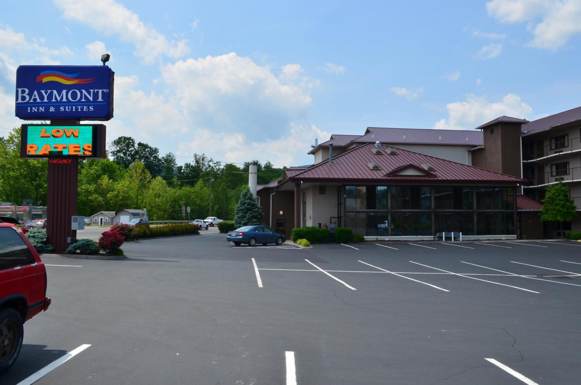 Baymont By Wyndham Pigeon Forge Near Island Drive Hotel Buitenkant foto